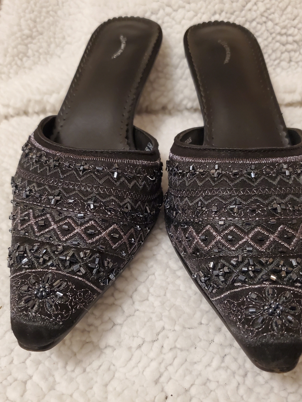 ellemenno Black Embellished Pointed-Toe Mule Heels - Picture 4 of 8